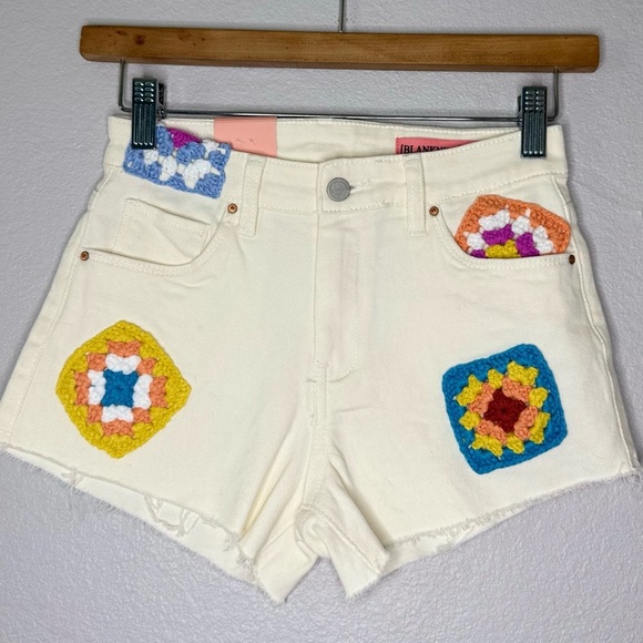 New Blank NYC Cream Jean Shorts with Colorful Crochet Patches Girls Kids Size 12 - Picture 15 of 16